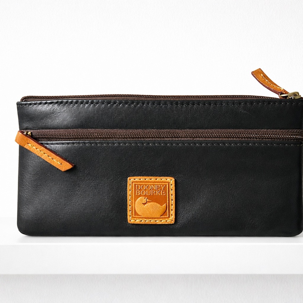Dooney & Bourke Black and Tan Zipper Wallet GUC